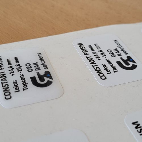 Výřez samolepek s aplikovanou epoxidovou prysyřicí